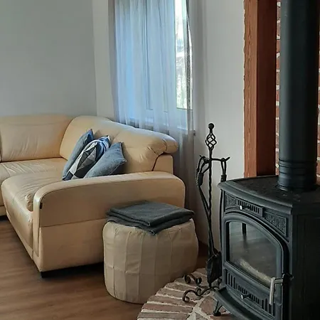 Cozy House With A Terrace Pensjonat