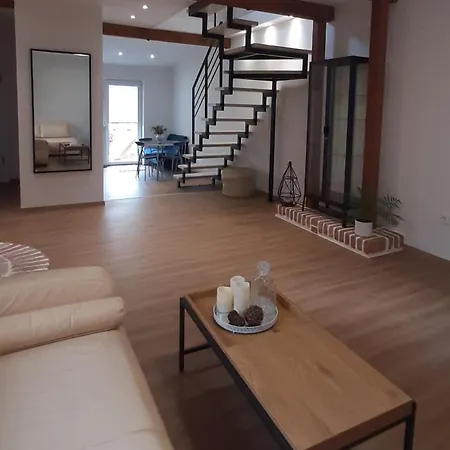 Cozy House With A Terrace Pensjonat *
